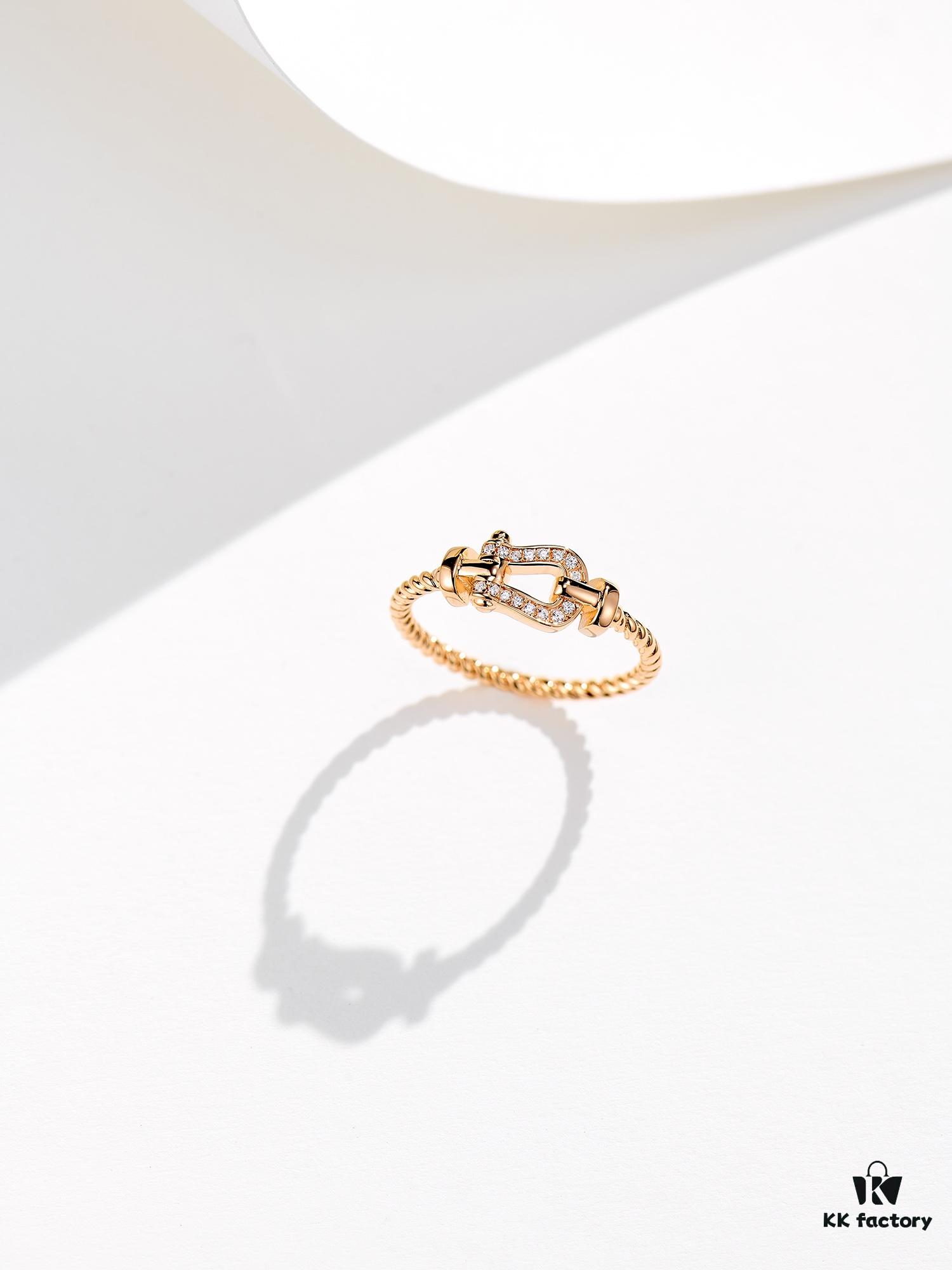 Exquisitely Compact Horsebit Ring