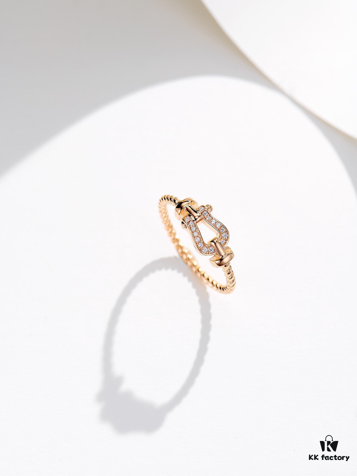 Exquisitely Compact Horsebit Ring