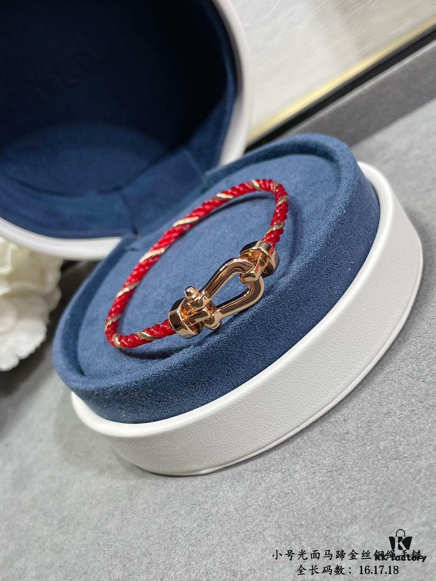 New Release ❤️ Fred Style Small Smooth Horsehoof Gold-Plated Stainless Steel Bracelet – Luxury Fashion Exquisite High-End Custom Design, Thickened 18K Gold Plating, Precision Micro-Set, Must-Have Accessory for Influencers and Trendsetters