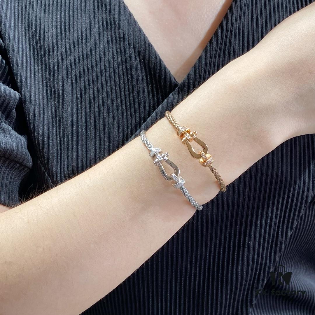 FRED-inspired Small Half-Diamond Horseshoe Steel Rope Bracelet, Luxury Fashion Exquisite Craftsmanship, Thickened 18K Gold Plated, Micro-Pave Design, Must-Have Item for Trendsetters and Fashion Enthusiasts