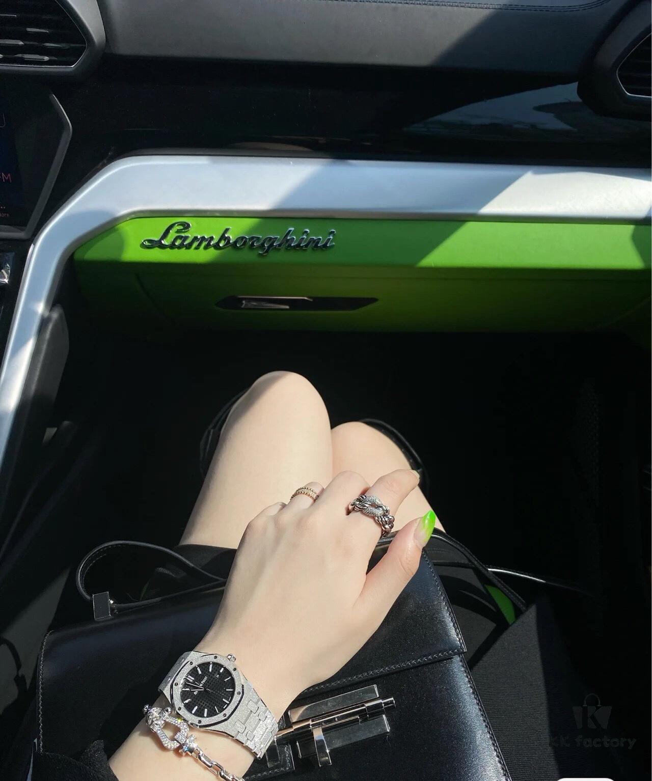 Fred - Red Horseshoe Knot Bracelet Wearing Reference