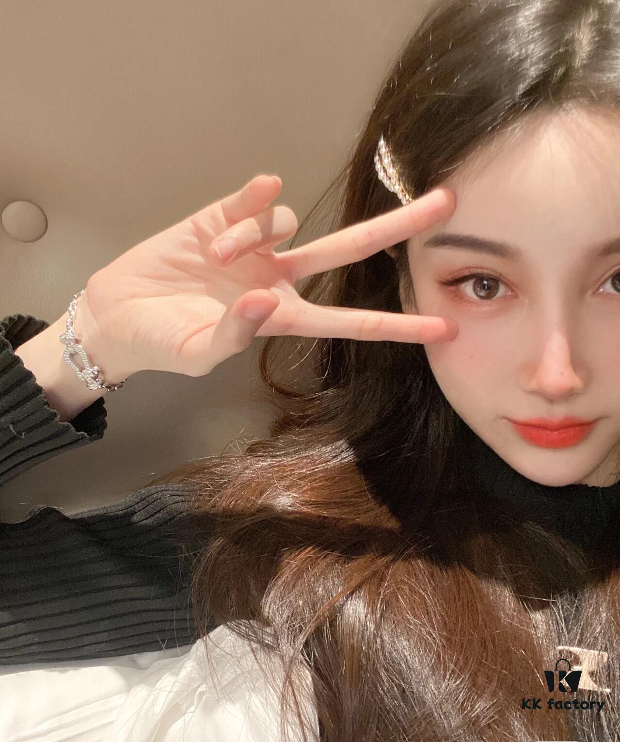 Fred - Red Horseshoe Knot Bracelet Wearing Reference