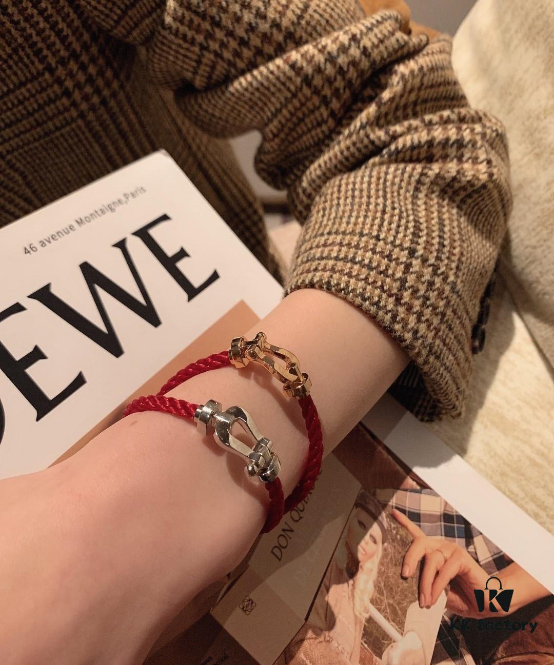 Fred - Horseshoe Red Bracelet Wearing Reference