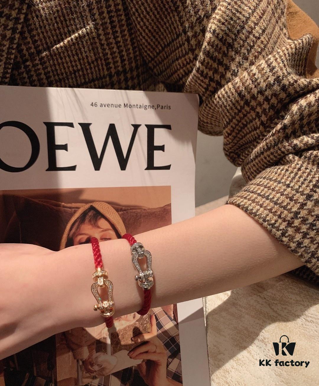 Fred - Horseshoe Red Bracelet Wearing Reference