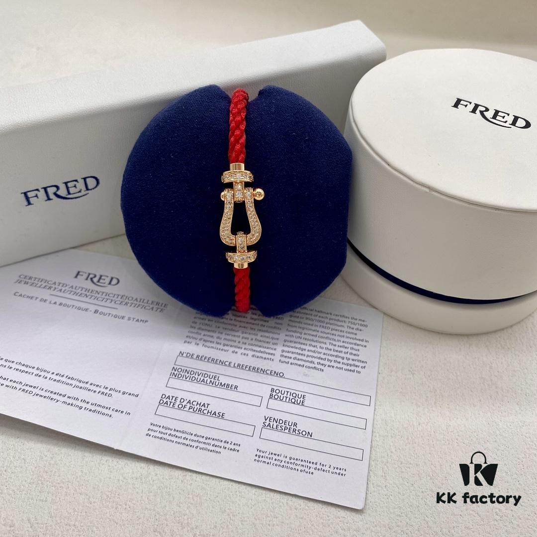 Red Energy Nurtures, Activating Good Luck Mode – Red Bracelet with Fully Encrusted Diamond Horsehoof Clasp, Elegant and Skin-Brightening