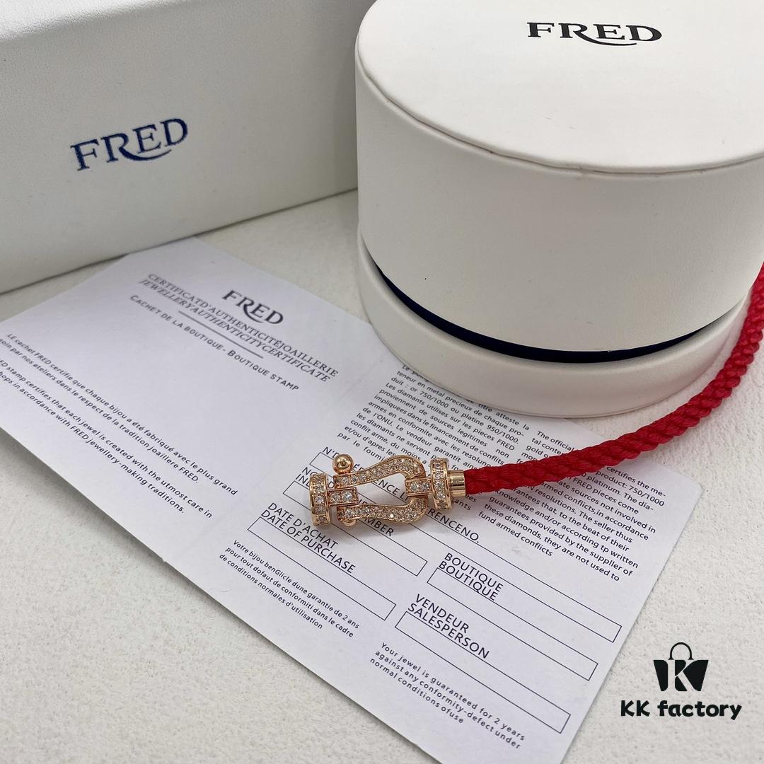 Red Energy Nurtures, Activating Good Luck Mode – Red Bracelet with Fully Encrusted Diamond Horsehoof Clasp, Elegant and Skin-Brightening