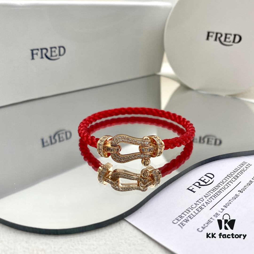 Red Energy Nurtures, Activating Good Luck Mode – Red Bracelet with Fully Encrusted Diamond Horsehoof Clasp, Elegant and Skin-Brightening