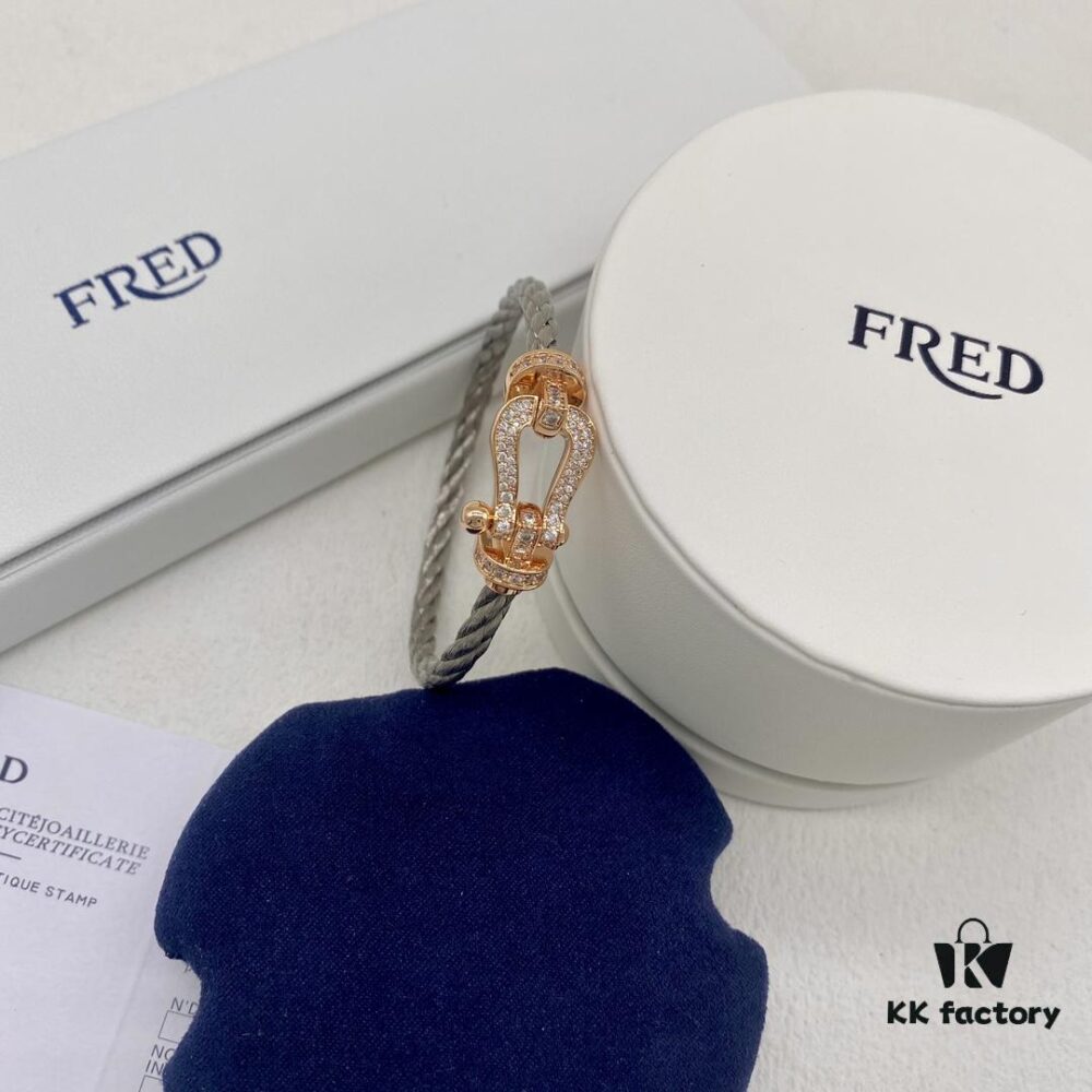 Irresistible Charm – The Ultimate Stylish and Masculine Lucky Accessory