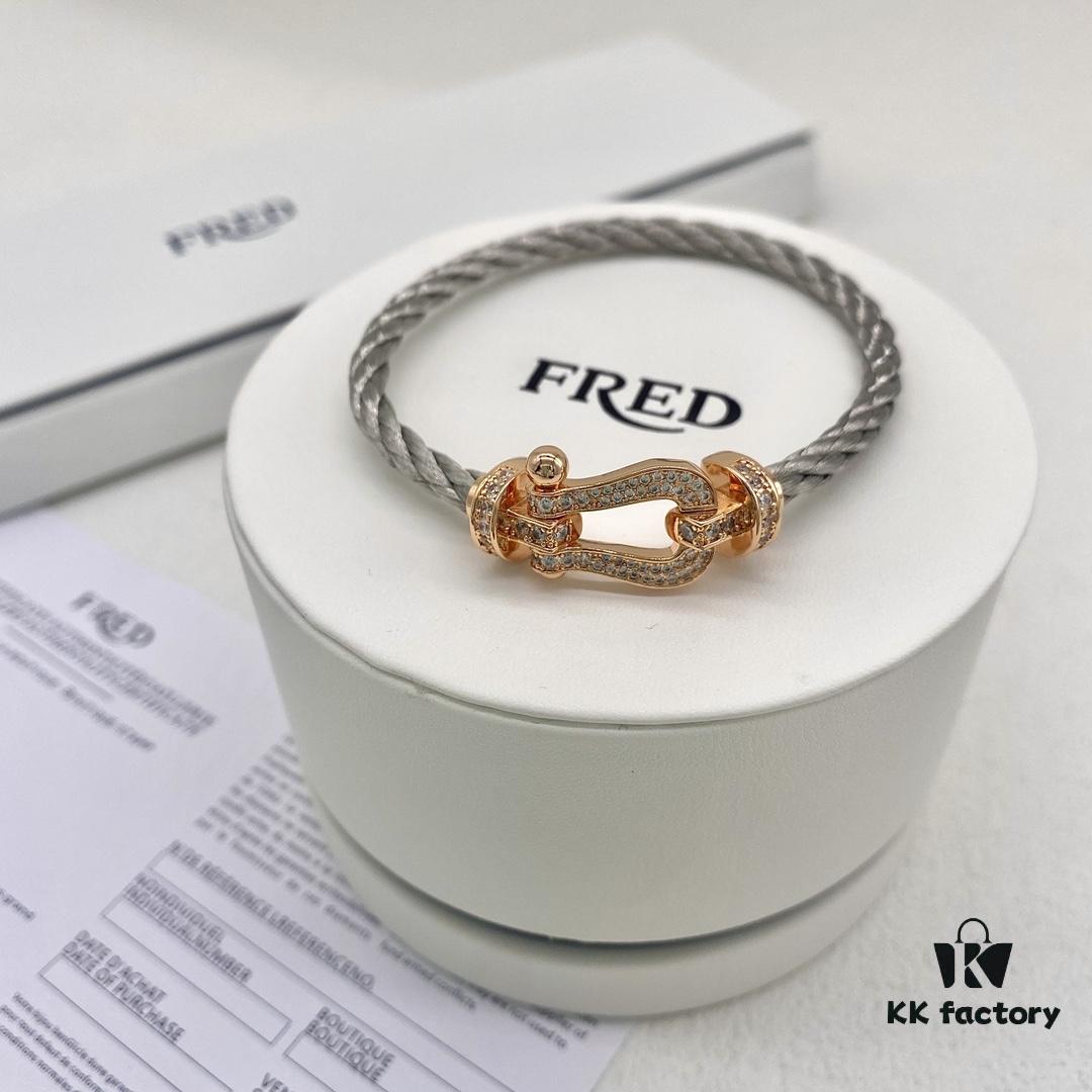 Irresistible Charm – The Ultimate Stylish and Masculine Lucky Accessory