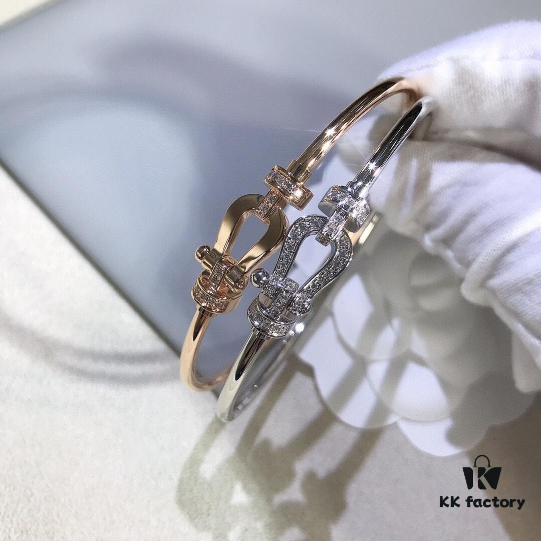 Stunning Bracelet Inspired by Guan Xiaotong's Style – Fred-Inspired Design with Horseshoe Charm in Platinum, Rose Gold, and Yellow Gold