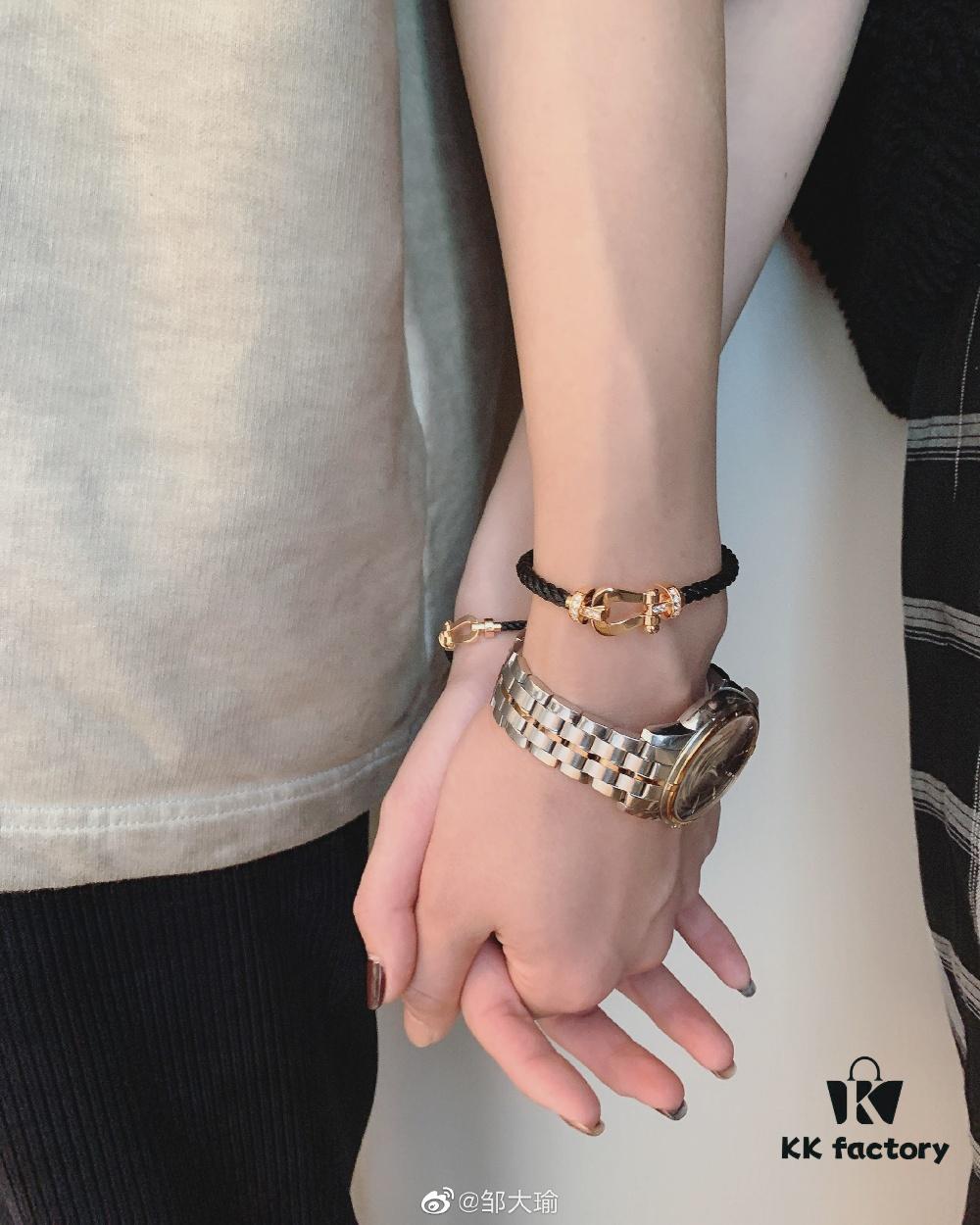 Wearing Illustration ❤ Adjustable Clasp Compatible with Customizable Colored Cords / Chains / Metal Tubes