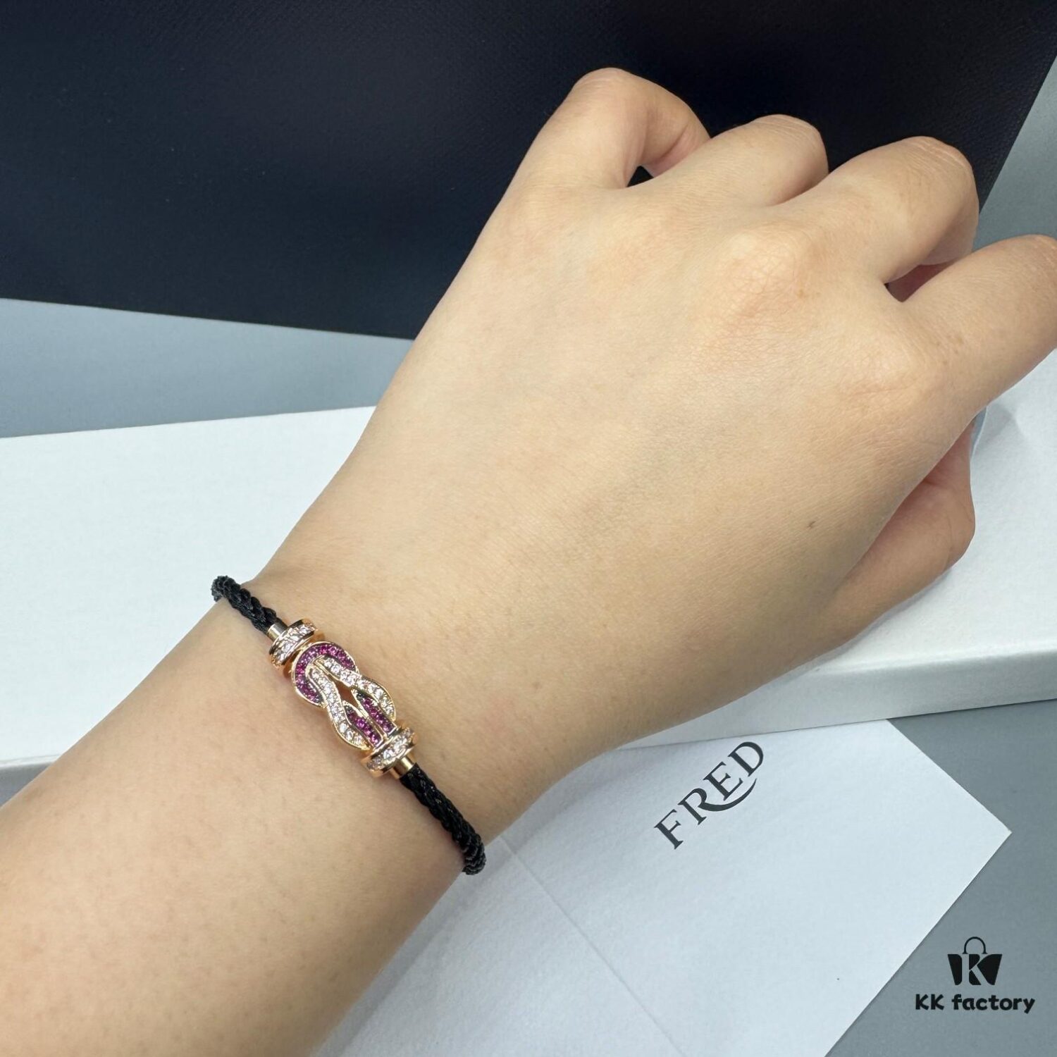 FRED Force 10 Bracelet in Rose Gold, Medium Size with Ruby Cabochon and Steel Cable