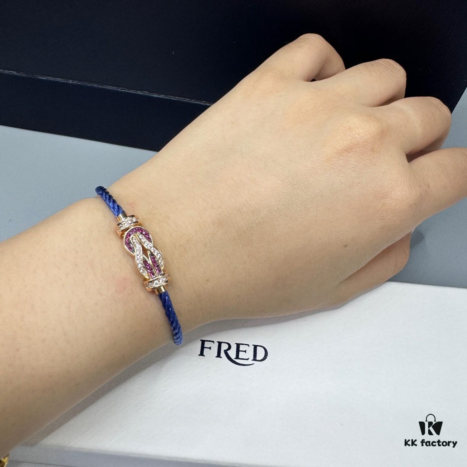 FRED Force 10 Bracelet in Rose Gold, Medium Size with Ruby Cabochon and Steel Cable