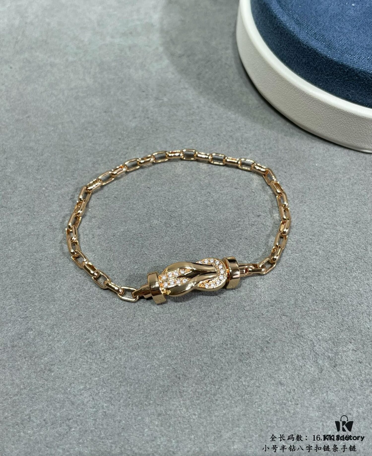 New Arrival! FRED-inspired Small Half-Diamond Figure-8 Knot Chain Bracelet – Luxury Fashion, Exquisite Craftsmanship