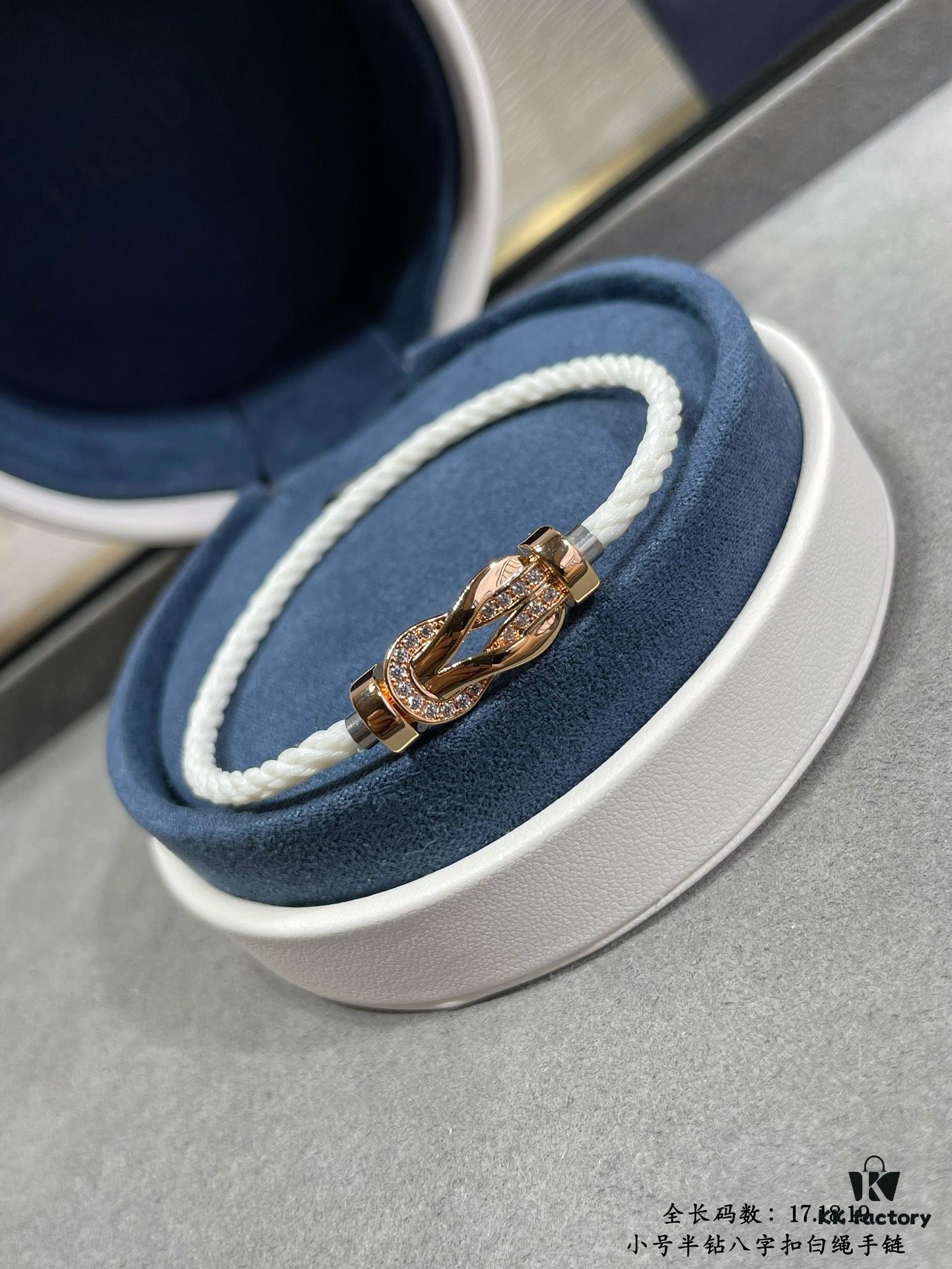 New Arrival❤️ Fred-inspired Small Half-diamond Infinity Knot White Rope Bracelet👉🏻 Luxury Fashion Exquisite 💠⭐️ High-end Customized – Thickened 18K Gold Plated Craft, Precision Micro-inlay, Must-have for Influencers and Trendsetters