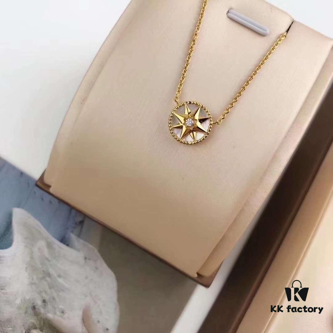 New Hot-Selling Counter DIRO Compass Pendant, Reversible Design Loved by Celebrities