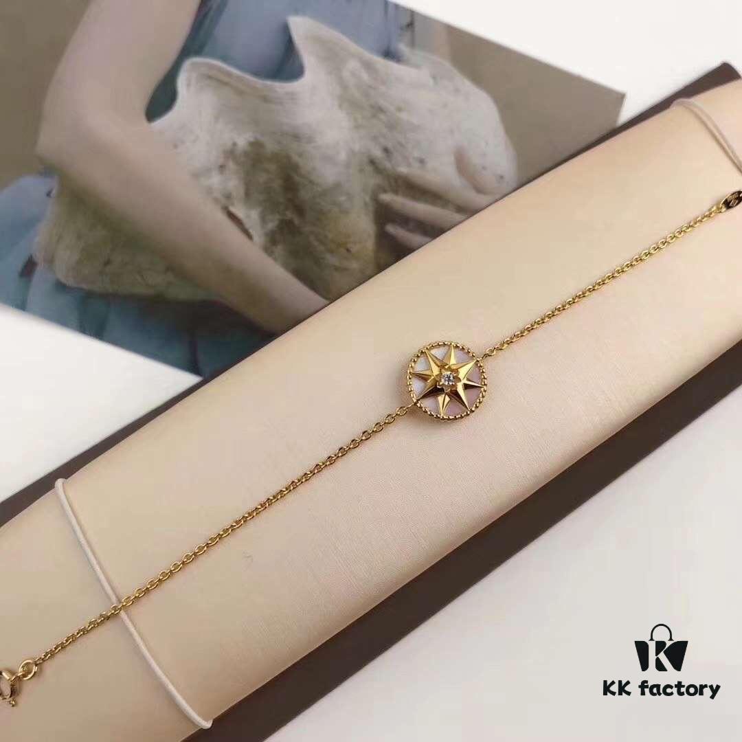 New Hot-Selling Counter DIRO Compass Pendant, Reversible Design Loved by Celebrities