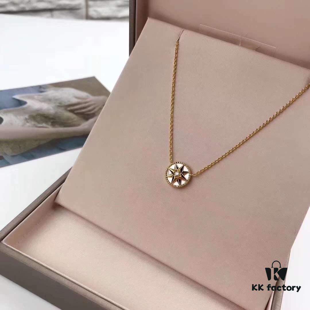 New Hot-Selling Counter DIRO Compass Pendant, Reversible Design Loved by Celebrities