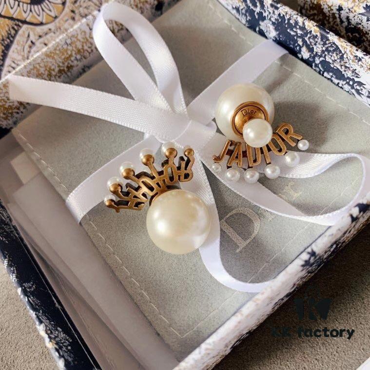 Dior Vintage Fan-Shaped Pearl Earrings