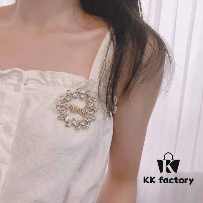 Dior Vintage Teardrop Brooch