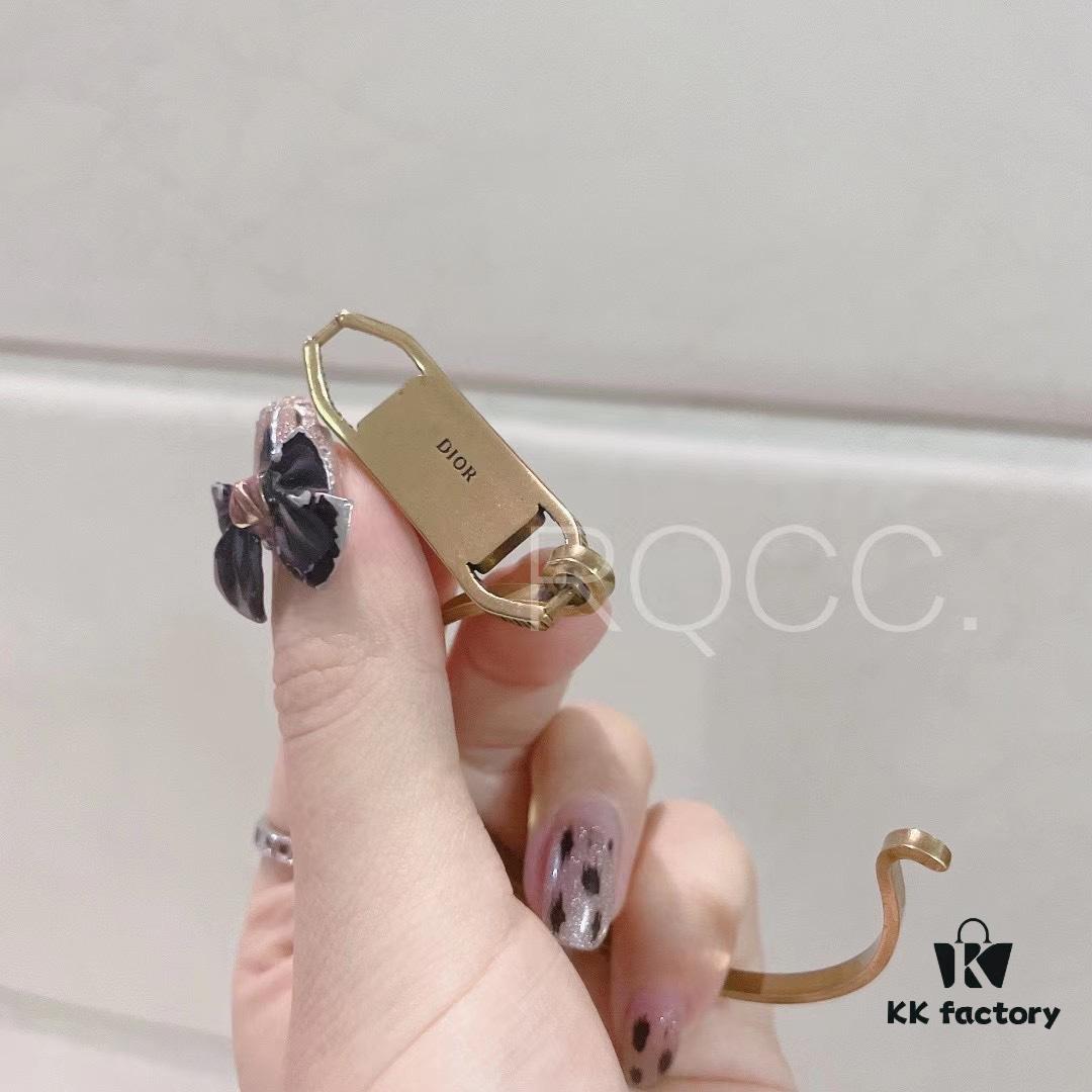 Dior Recommended (Item No. 245)