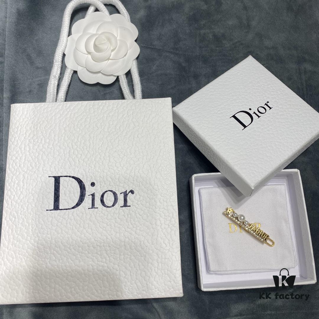 Dior JA Letter Hair Clip with Pearl Inlay, Elegant and Sophisticated