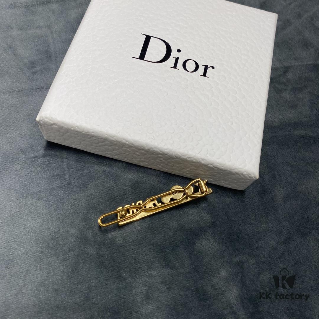 Dior JA Letter Hair Clip with Pearl Inlay, Elegant and Sophisticated