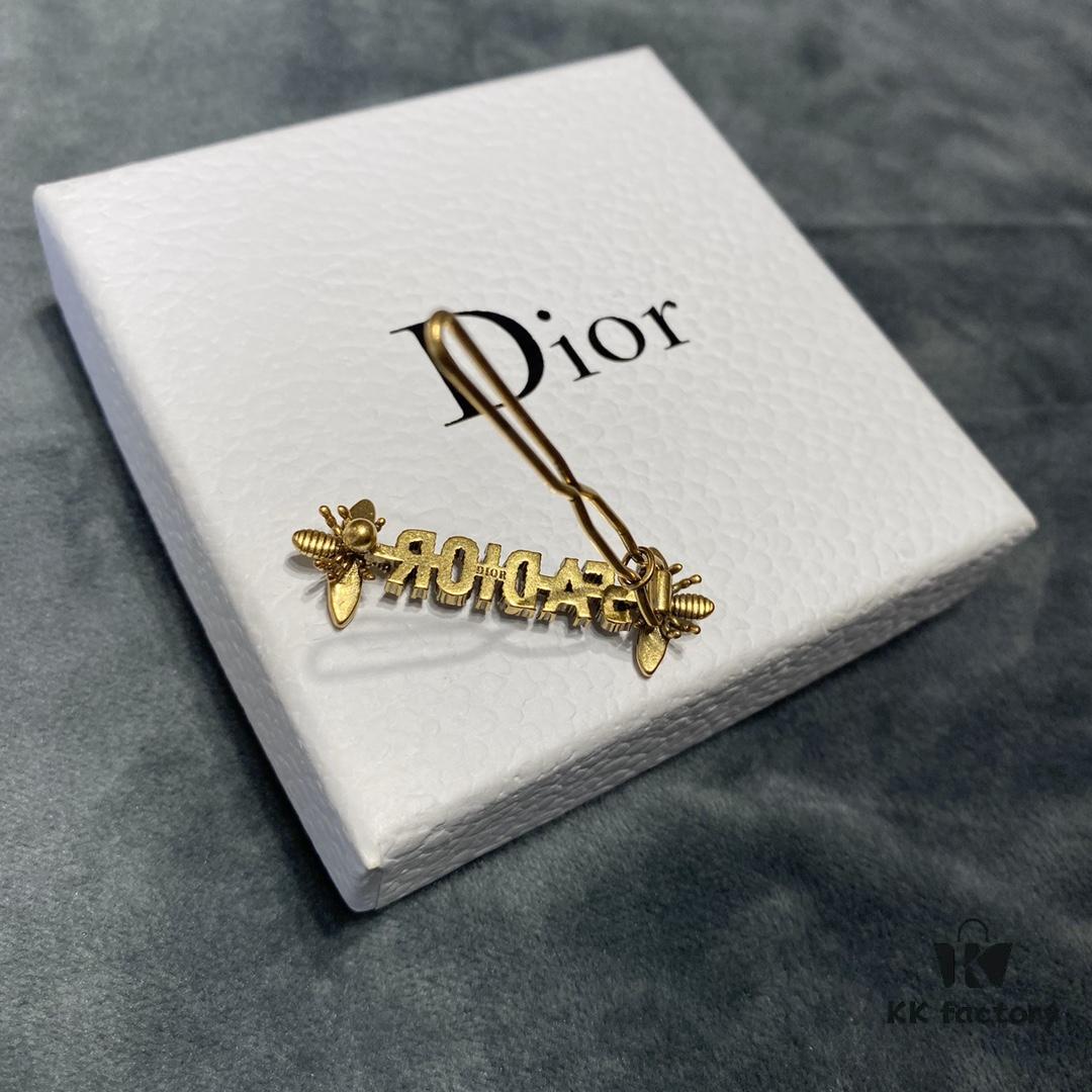 Dior Hair Clip, Instantly Captivating with Two Little Bees Circling Around