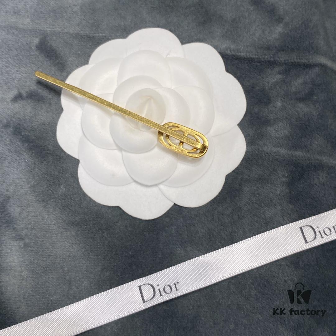 Dior Hair Clip - Essential Summer Item with Minimalist Design