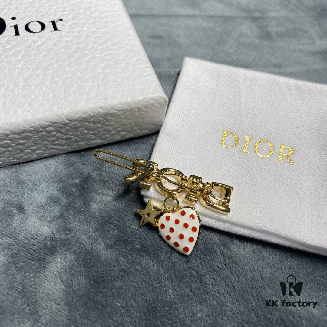 Dior Heart and Star Hair Clip, Exuding Delicate Elegance, Showcasing Outstanding Charm, Smooth Hardware Paired with Red Dot Heart is Perfect!