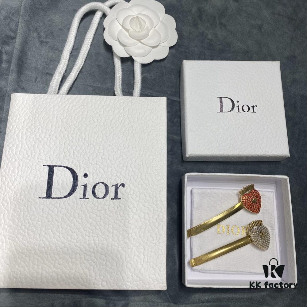 Dior Jadior Letter Hair Clip – Fairy-Inspired Design, Two Styles: Star-Shaped Heart with Full Rhinestones and Heart with Small Pearl Accents, Bling Bling Sparkle