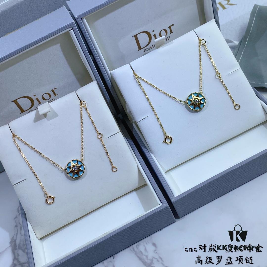 Dior Compass Necklace 😊 Victoire de Castellane Reinterprets Mr. Dior's Lucky Star – the Eight-pointed Star – with a Wind Rose Design, Adorned with Intertwined Wheat Sheaves That Swing Playfully on the Chain, Alternating Between a Hardstone Face and a Wind Rose Face