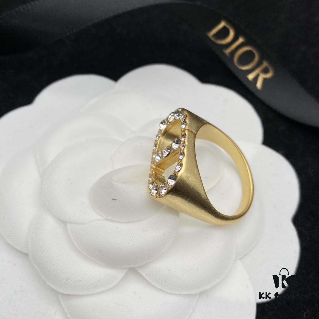 Dior Diamond-Encrusted Letter Vintage Elegant Ring