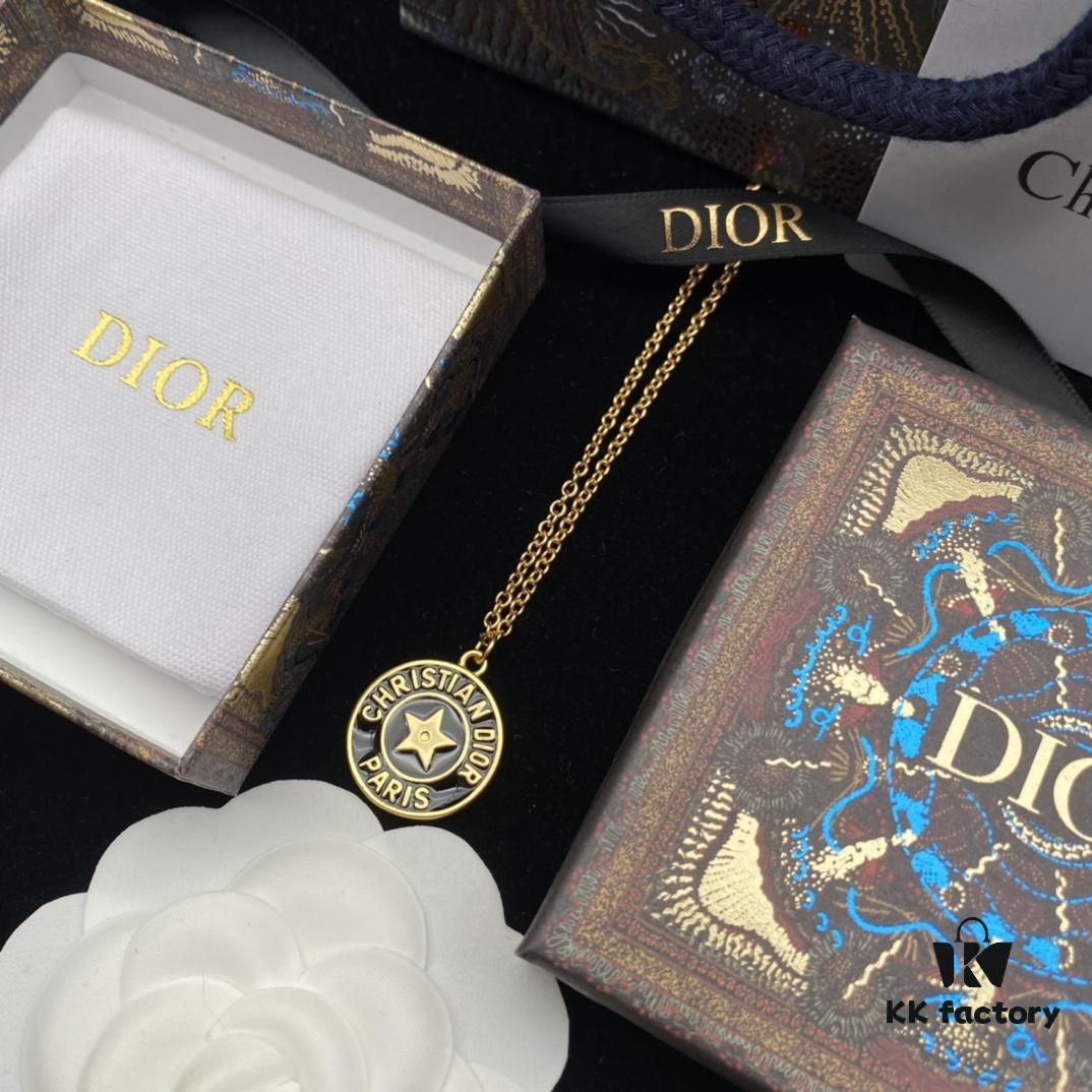 Dior New Letter Star Round Resin Elegant Retro Necklace