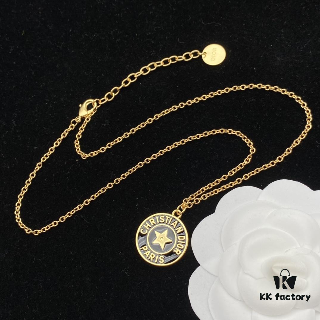 Dior New Letter Star Round Resin Elegant Retro Necklace