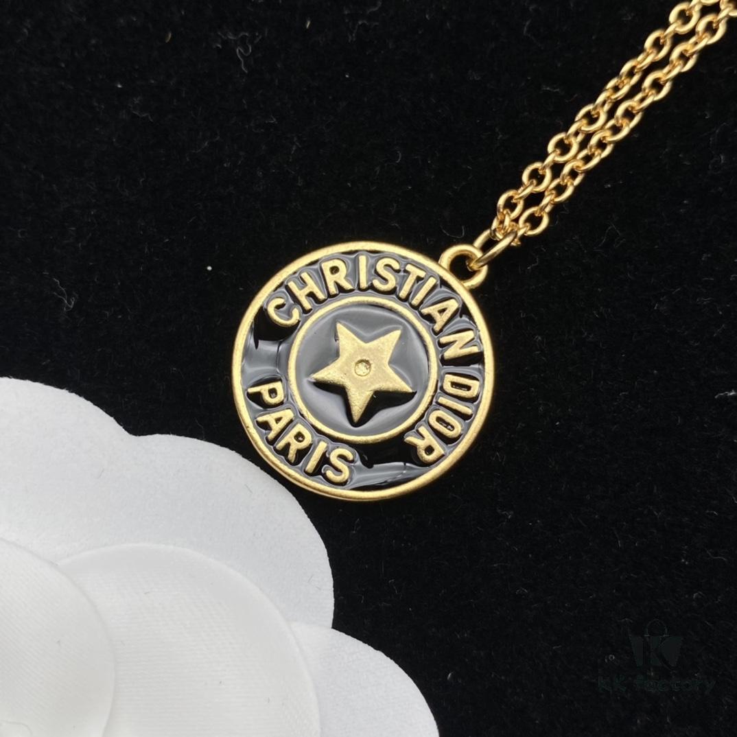 Dior New Letter Star Round Resin Elegant Retro Necklace