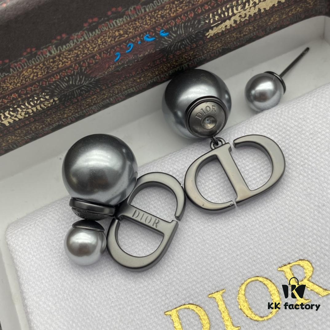 Dior New Letter Pearl Elegant Retro Stud Earrings