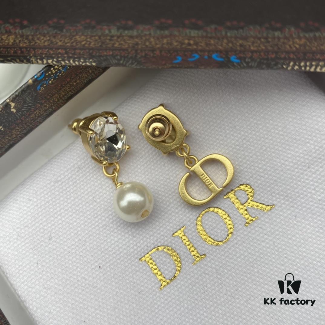 Dior New Letter Pearl Inlaid Diamond Elegant Vintage Stud Earrings
