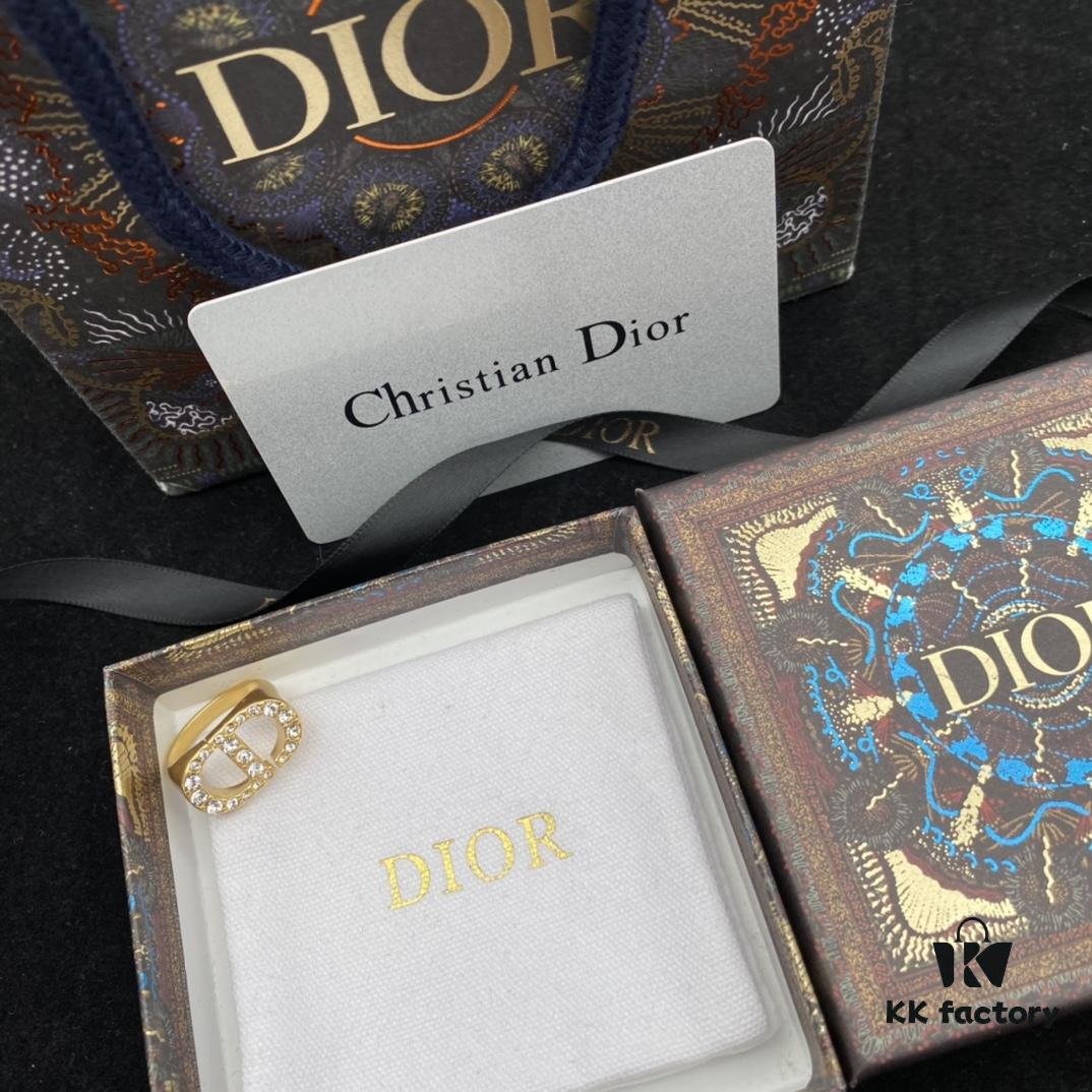 Dior Diamond-Encrusted Letter Vintage Elegant Ring