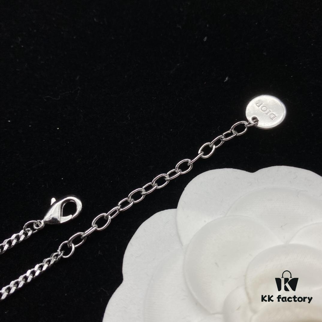 Dior New Letter Bow Diamond-Inlaid Elegant and Sweet Necklace