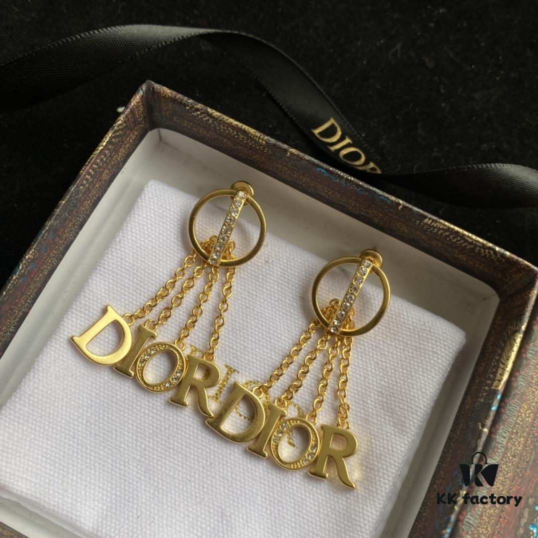 D Letter Diamond-Inlaid Tassel Fashion Earrings Stud ✨🤎