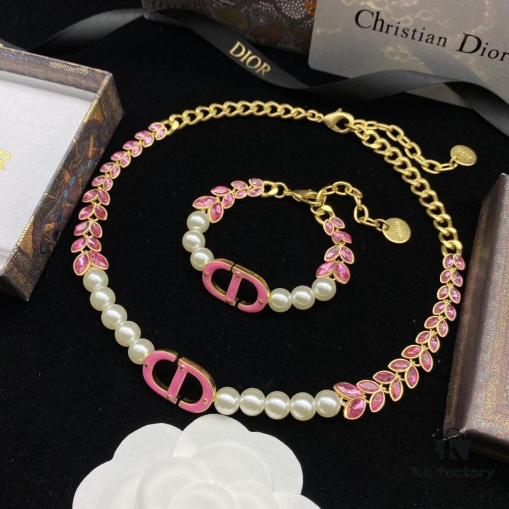 Dior New Style Letter Pearl Resin Rhinestone Inlaid Fashion Elegance