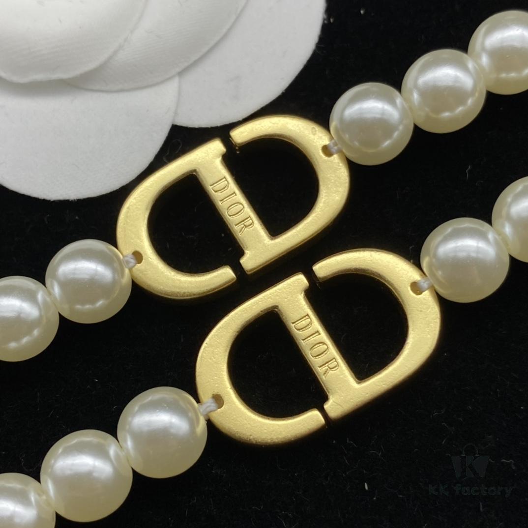 Dior New Style Letter Pearl Resin Rhinestone Inlaid Fashion Elegance