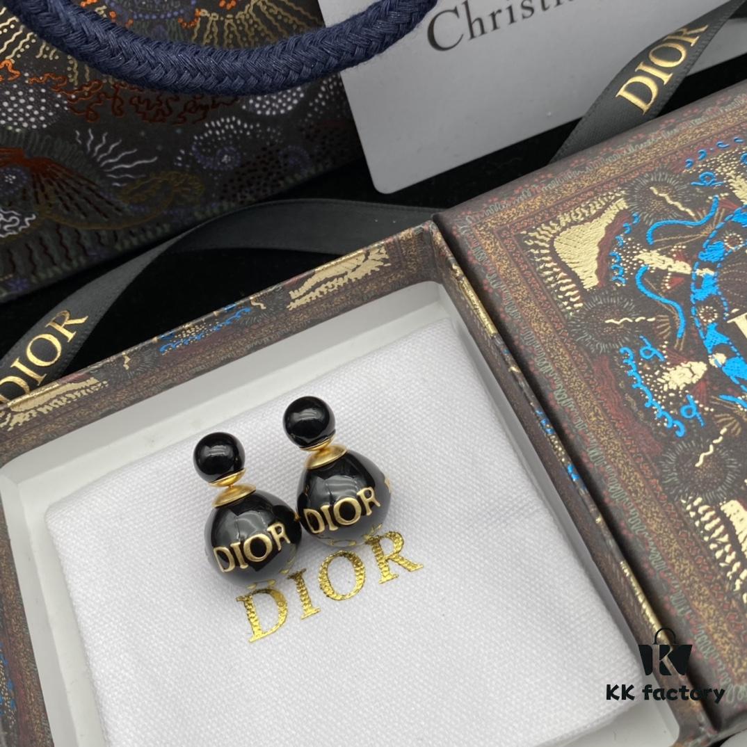 Dior New Style Letter Star Resin Elegant and Individual Stud Earrings