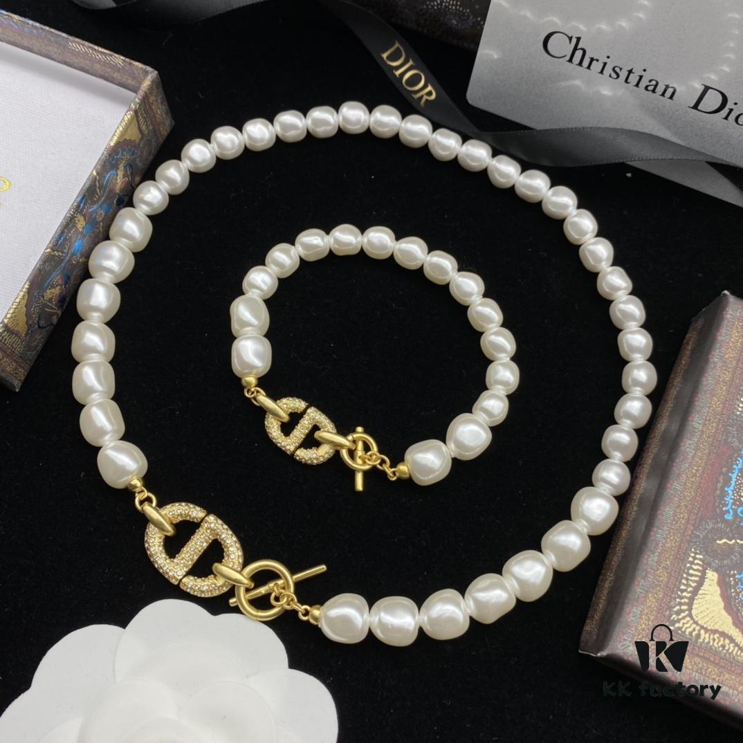 Dior New Letter Pearl Inlaid Diamond Elegant Retro Set Necklace