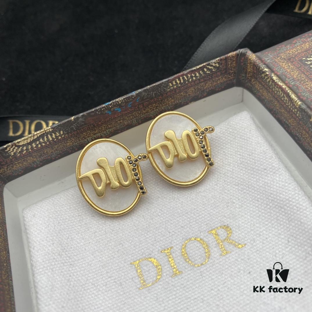 Dior New Model Letter Mother-of-Pearl Diamond-Inlaid Elegant Vintage Stud Earrings