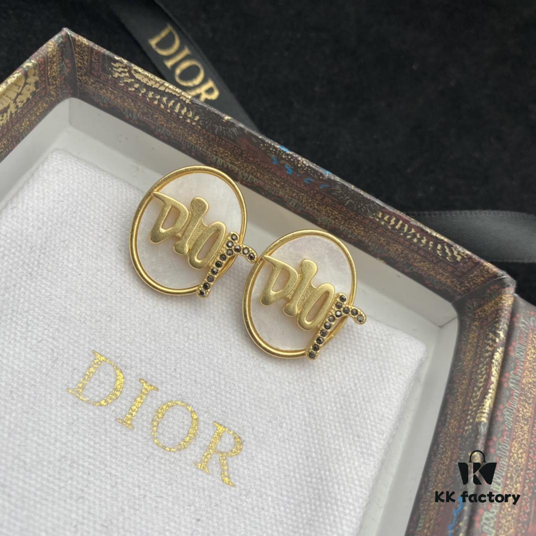 Dior New Model Letter Mother-of-Pearl Diamond-Inlaid Elegant Vintage Stud Earrings
