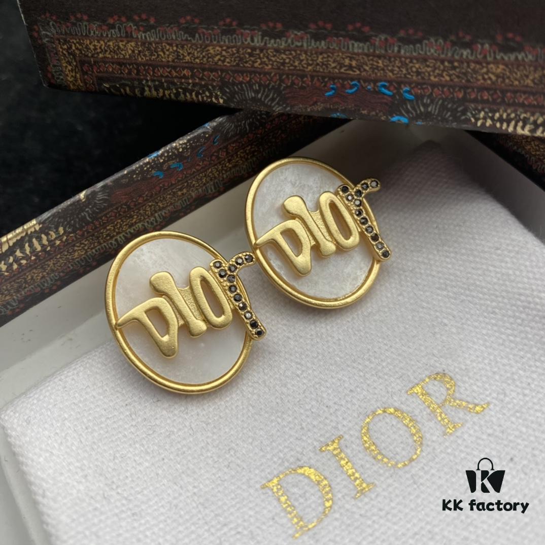 Dior New Model Letter Mother-of-Pearl Diamond-Inlaid Elegant Vintage Stud Earrings