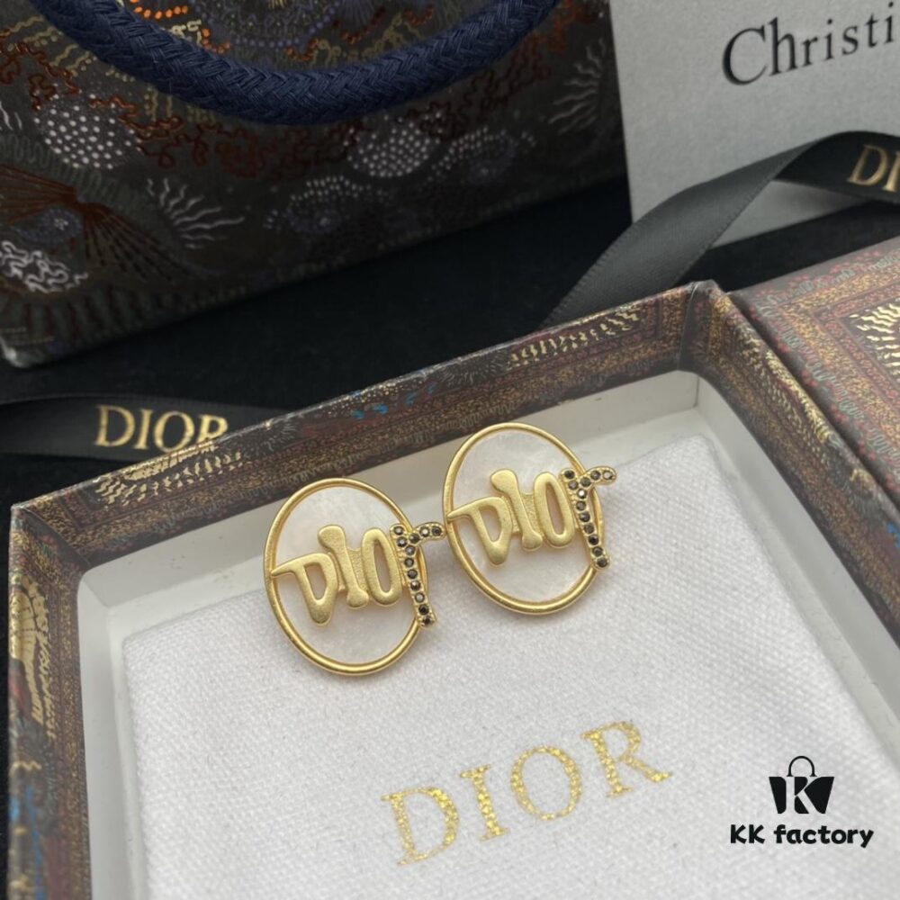 Dior New Model Letter Mother-of-Pearl Diamond-Inlaid Elegant Vintage Stud Earrings