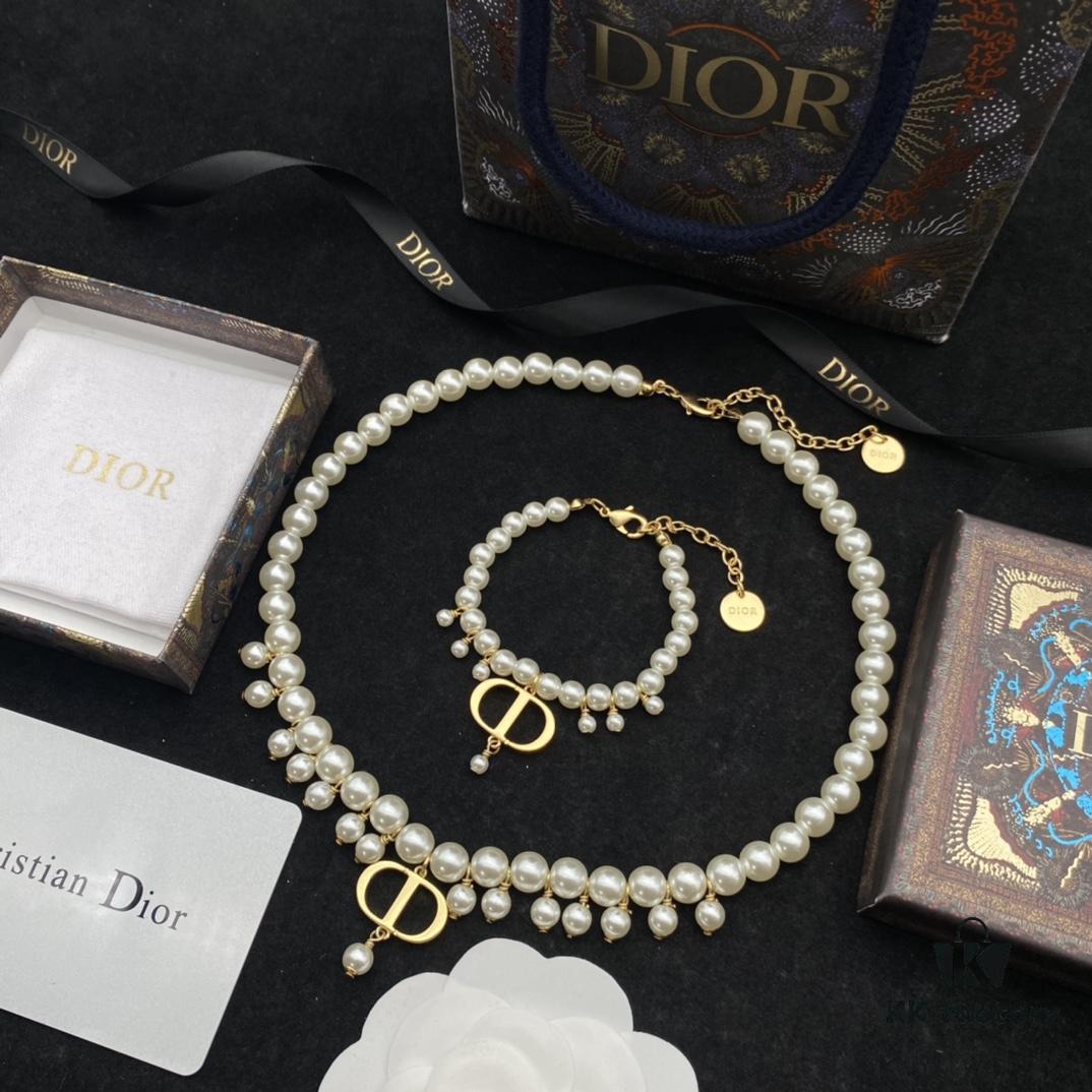 Dior New Letter Pearl Elegant Vintage Necklace and Bracelet